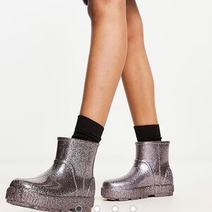 Ugg drizlita glitter wellie boots in silver size 39